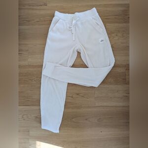ALO Yoga Ivory Muse Sweatpant